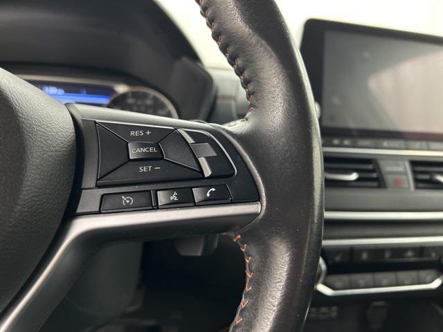 Photo of 2022 Pearl White Tricoat Nissan Altima