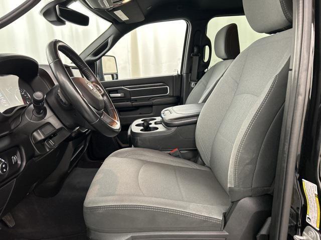 Photo of 2024 Diamond Black Crystal Pearlcoat RAM 2500