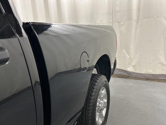 Photo of 2024 Diamond Black Crystal Pearlcoat RAM 2500