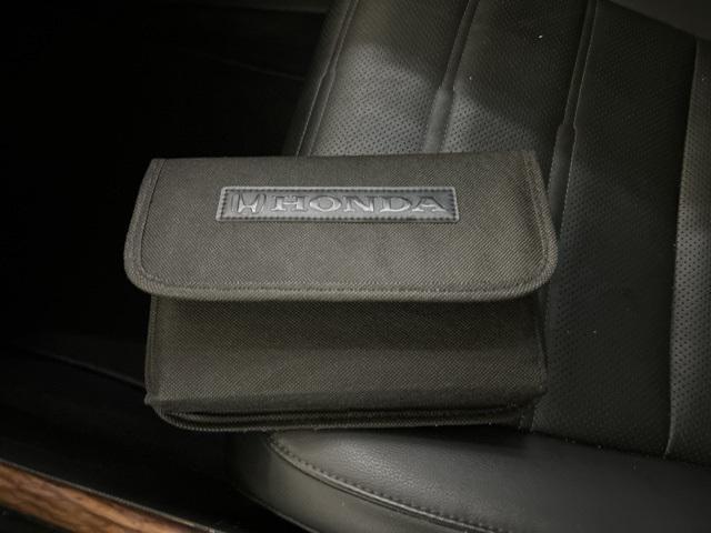 Photo of 2022 Crystal Black Pearl Honda CR-V