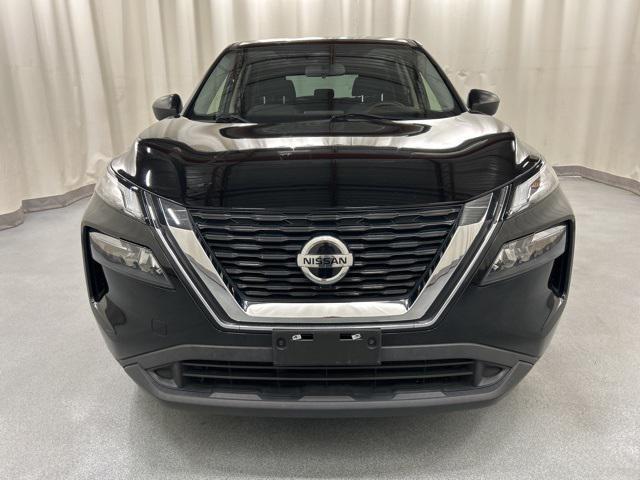Photo of 2021 Super Black Nissan Rogue