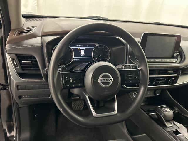Photo of 2021 Super Black Nissan Rogue