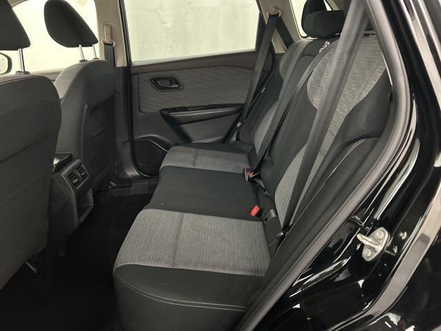 Photo of 2021 Super Black Nissan Rogue
