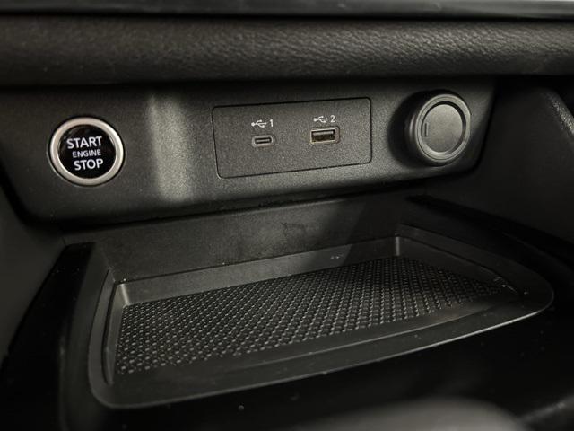 Photo of 2021 Super Black Nissan Rogue