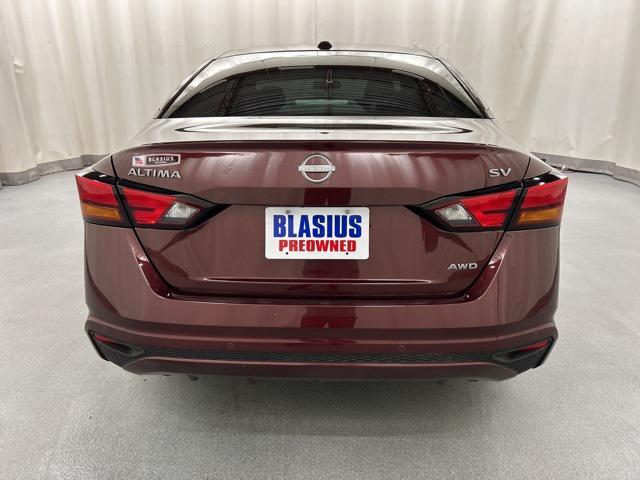Photo of 2024 Garnet Pearl Metallic Nissan Altima