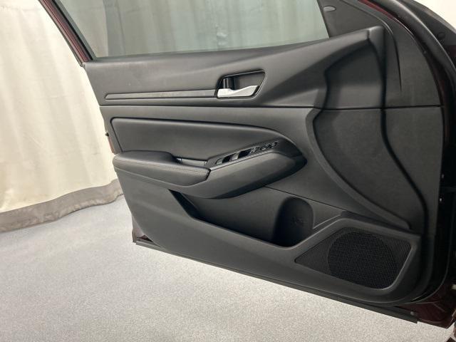 Photo of 2024 Garnet Pearl Metallic Nissan Altima