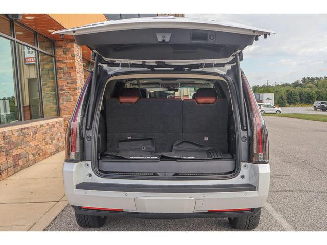 Photo of 2019 Crystal White Tricoat Cadillac Escalade
