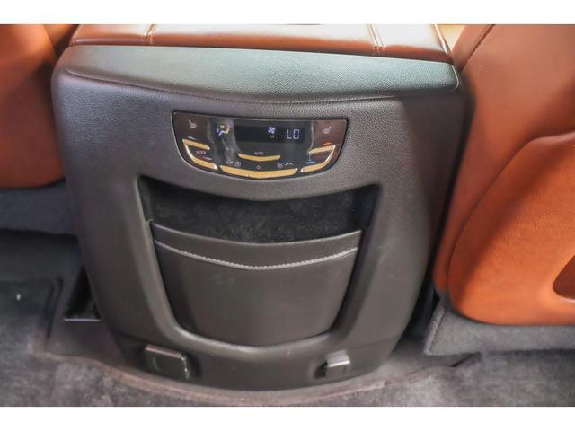 Photo of 2019 Crystal White Tricoat Cadillac Escalade