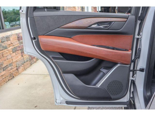 Photo of 2019 Crystal White Tricoat Cadillac Escalade