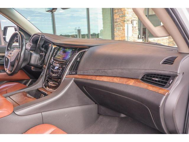Photo of 2019 Crystal White Tricoat Cadillac Escalade