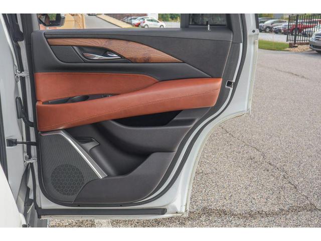 Photo of 2019 Crystal White Tricoat Cadillac Escalade