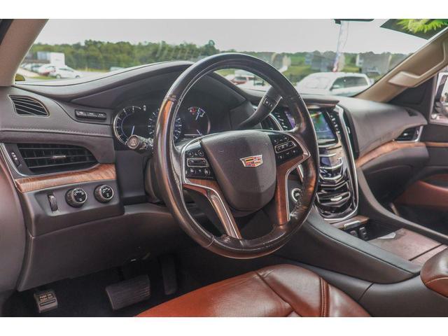 Photo of 2019 Crystal White Tricoat Cadillac Escalade