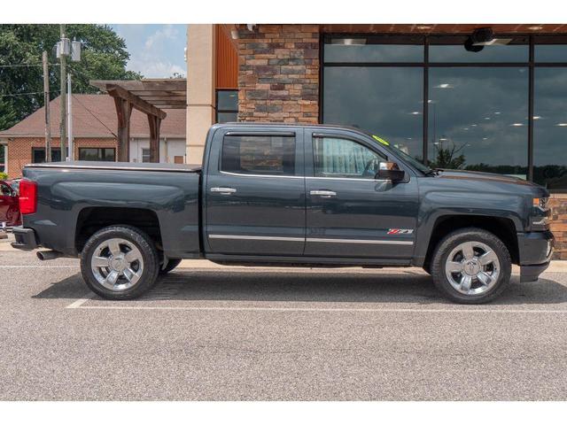 Photo of 2017 Graphite Metallic Chevrolet Silverado 1500