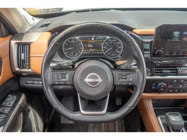 Photo of 2022 Pearl White Tricoat Nissan Pathfinder