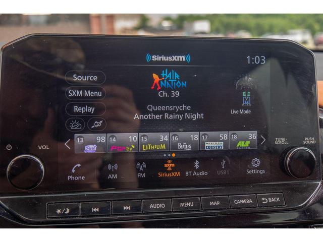 Photo of 2022 Pearl White Tricoat Nissan Pathfinder