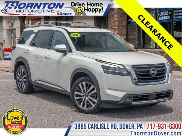 Photo of 2022 Pearl White Tricoat Nissan Pathfinder
