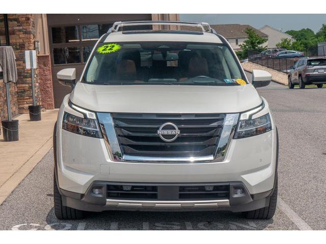 Photo of 2022 Pearl White Tricoat Nissan Pathfinder