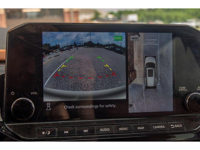 Photo of 2022 Pearl White Tricoat Nissan Pathfinder