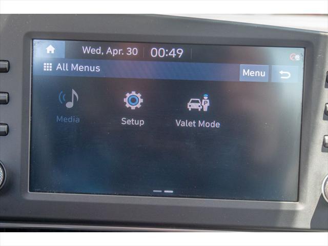 Photo of 2022 Shimmering Silver Pearl Hyundai ELANTRA