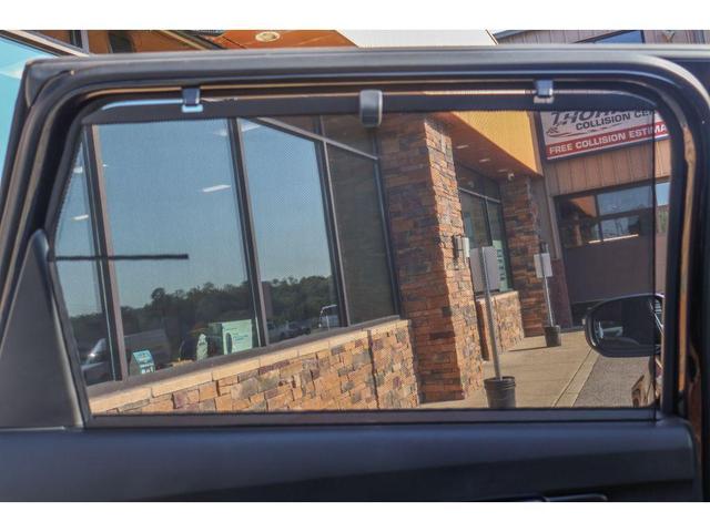 Photo of 2024 Ebony Black Kia Telluride
