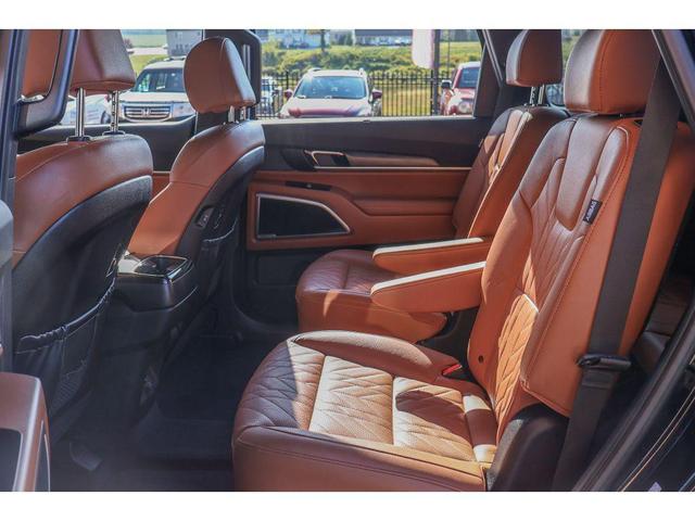 Photo of 2024 Ebony Black Kia Telluride