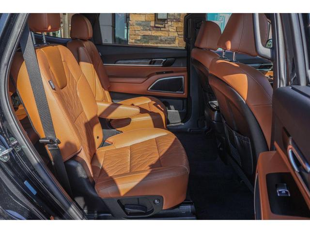 Photo of 2024 Ebony Black Kia Telluride