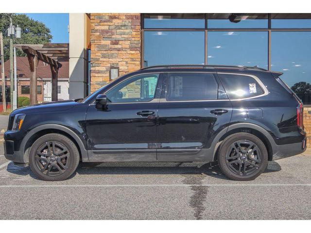 Photo of 2024 Ebony Black Kia Telluride