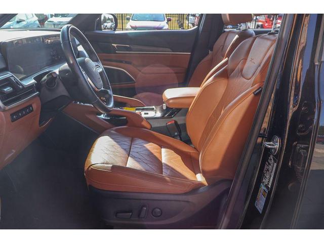Photo of 2024 Ebony Black Kia Telluride