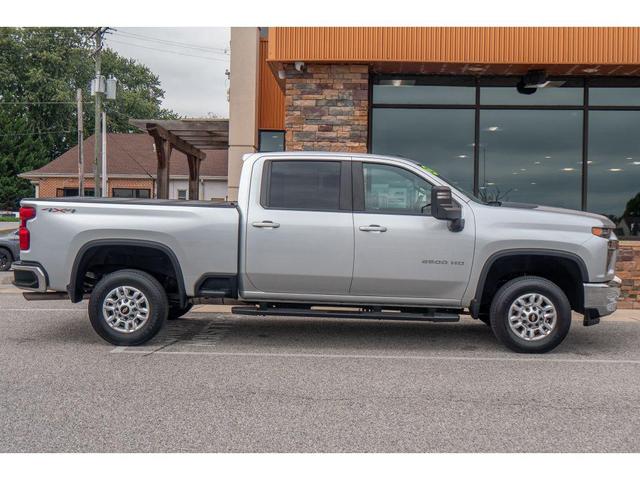 Photo of 2022 Silver Ice Metallic Chevrolet Silverado 2500