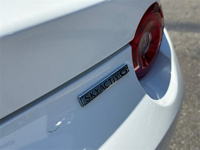 Photo of 2025 Snowflake White Pearl Mica Mazda MX-5 Miata