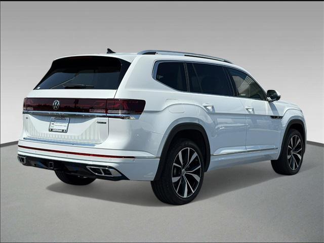 Photo of 2025 Opal White Pearl Volkswagen Atlas