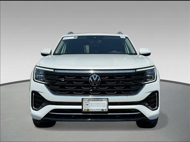 Photo of 2025 Opal White Pearl Volkswagen Atlas