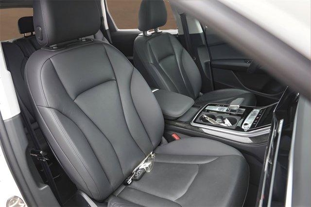Photo of 2020 White Audi Q7