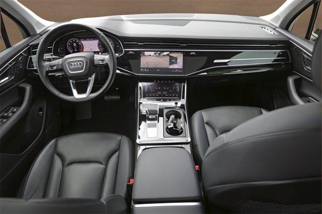 Photo of 2020 White Audi Q7