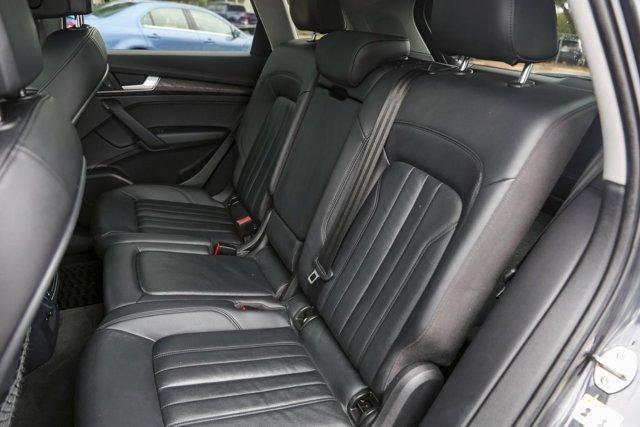 Photo of 2018 Gray Metallic Audi Q5