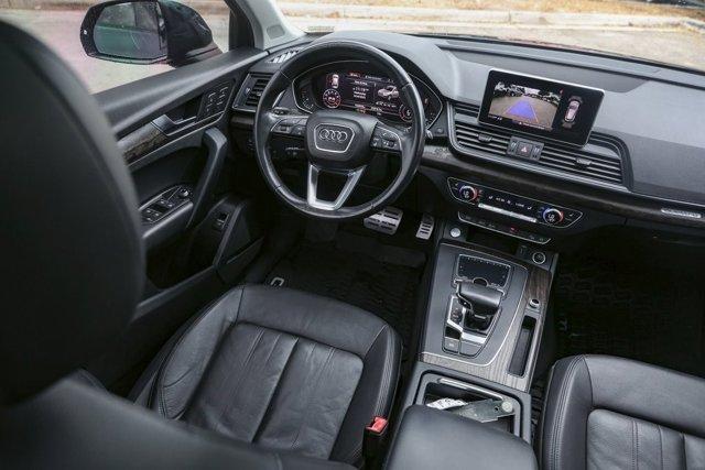Photo of 2018 Gray Metallic Audi Q5