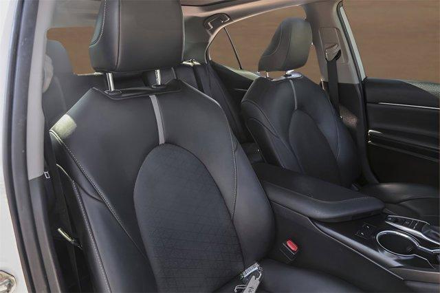 Photo of 2019 White Toyota Camry
