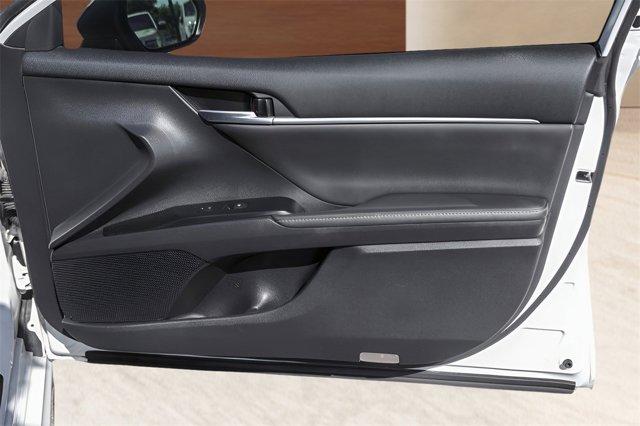 Photo of 2019 White Toyota Camry
