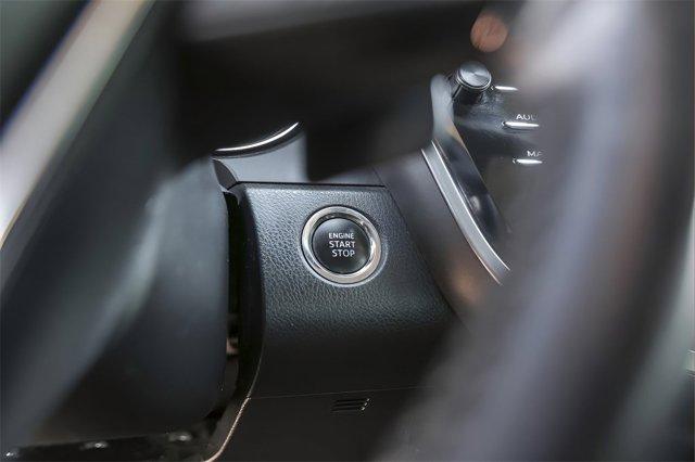 Photo of 2019 White Toyota Camry