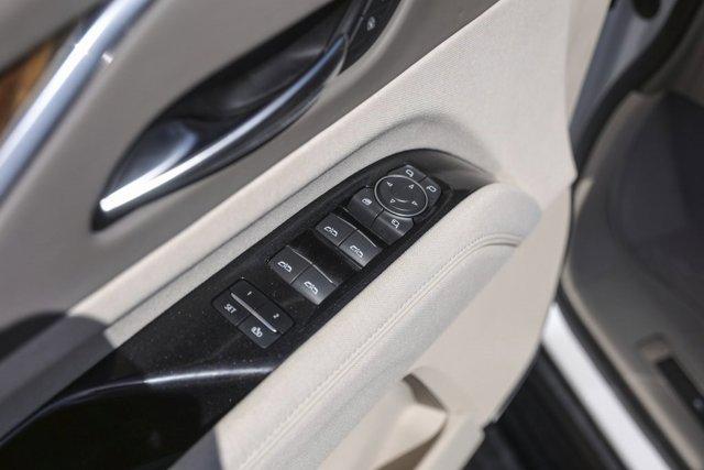 Photo of 2021 Crystal White Tricoat Cadillac Escalade
