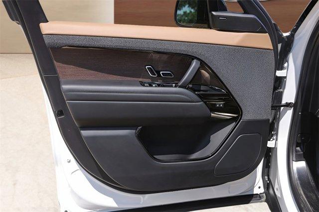 Photo of 2024 White Land Rover Range Rover Sport