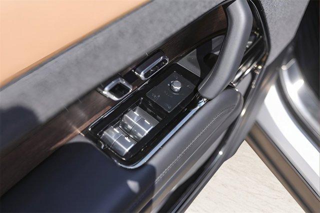 Photo of 2024 White Land Rover Range Rover Sport