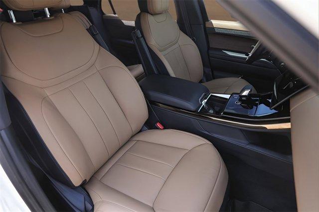 Photo of 2024 White Land Rover Range Rover Sport