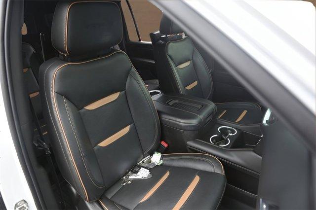 Photo of 2022 Summit White GMC Yukon XL