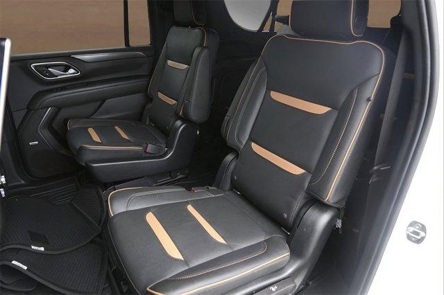 Photo of 2022 Summit White GMC Yukon XL
