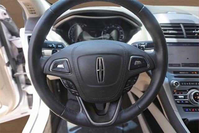 Photo of 2020 White Platinum Lincoln MKZ