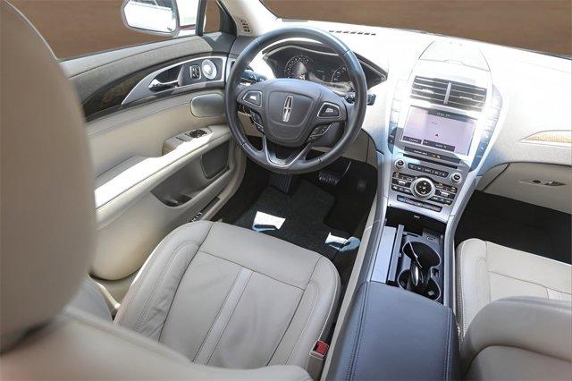Photo of 2020 White Platinum Lincoln MKZ