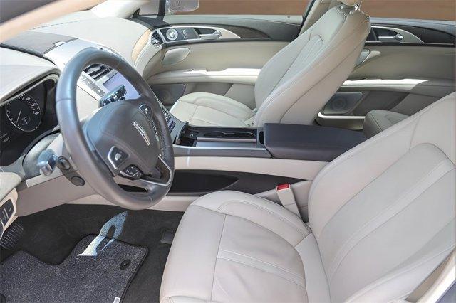 Photo of 2020 White Platinum Lincoln MKZ