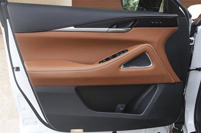Photo of 2024 Majestic White/Black Obsidian INFINITI QX60