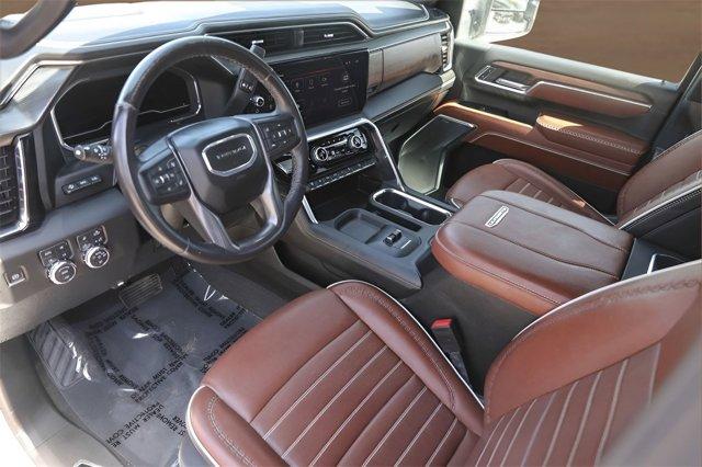 Photo of 2024 White Frost Tricoat GMC Sierra 2500